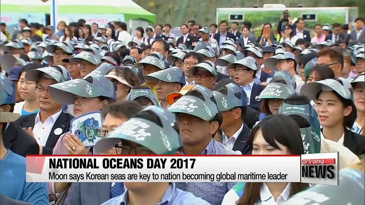 President Moon vows to build stronger maritime nation