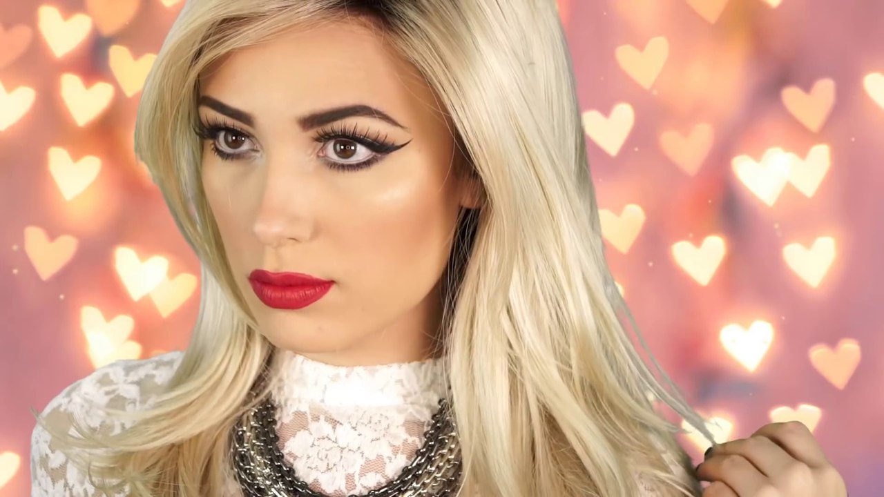 Gwen Stefani Inspired Look and Urban Decay Palette