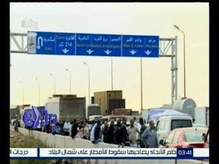 #غرفة_الأخبار | أهالي قرية أبيس بالإسكندرية يقطعون الطريق الصحراوي