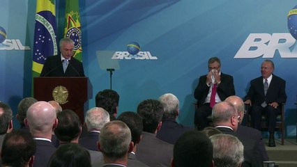 Investigado por corrupción, Temer juramenta a nuevo ministro