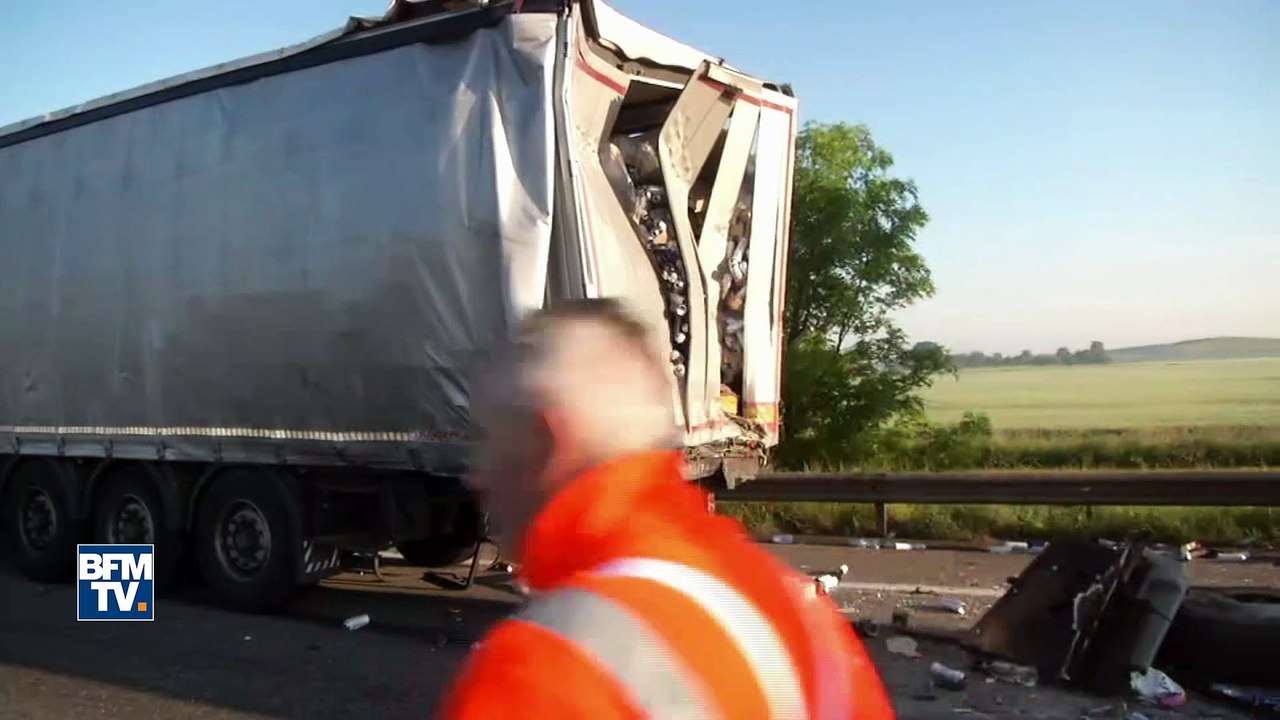 Un bus et un camion entre en collision sur l'A16: les images des dégâts