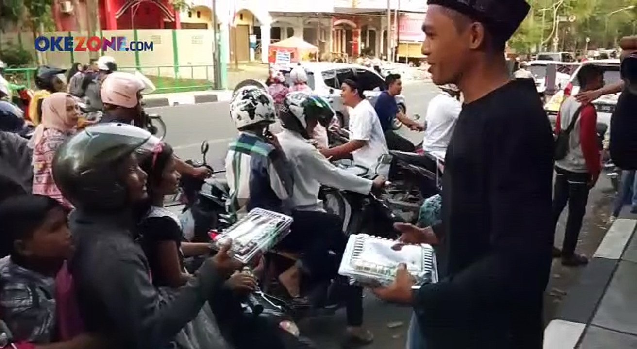 Jurnalis Aceh Bagi-Bagi Takjil Selama Ramadhan