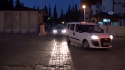 Özel Harekat Kapıları Kırdı, "Şans" Uyuşturucuları Buldu