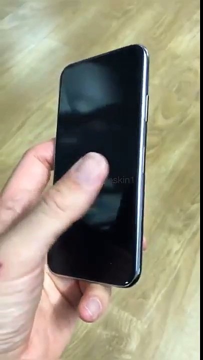 iPhone 8 Leaks Dummy Hands on Video