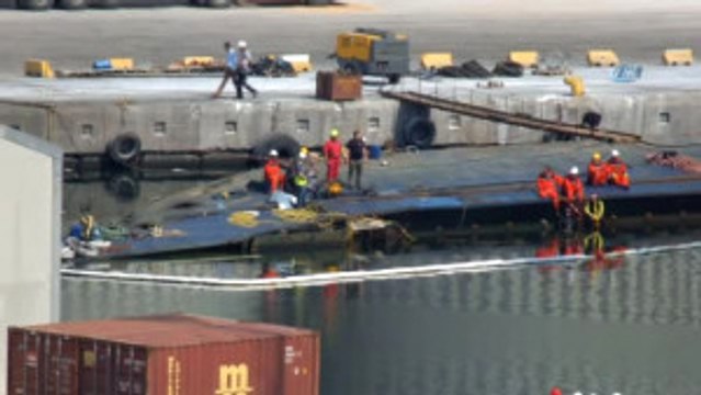 Batan Türk Bandıralı Gemideki Yük Tahliyesi Sürüyor