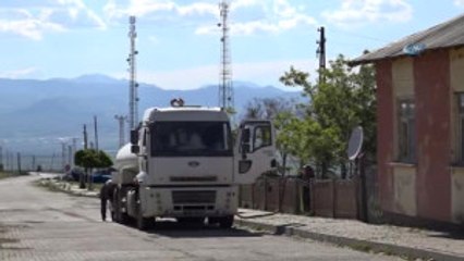 Köylüler Su İhtiyaçlarını Tankerlerle Karşılıyorlar