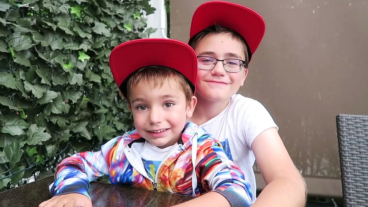 VLOG - ÉVOLUTIONS en MASSE de nos POKEMON aux Pieds de la TOUR EIFFEL - POKEMON GO PARIS