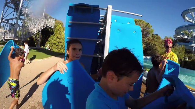 VLOG - GROSSE FRAYEUR au PARC AQUATIQUE AQUALAND - Toboggans Aquatiques Adrénaline
