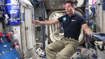 Thomas Pesquet nous fait visiter sa chambre à bord de la station spatiale internationale