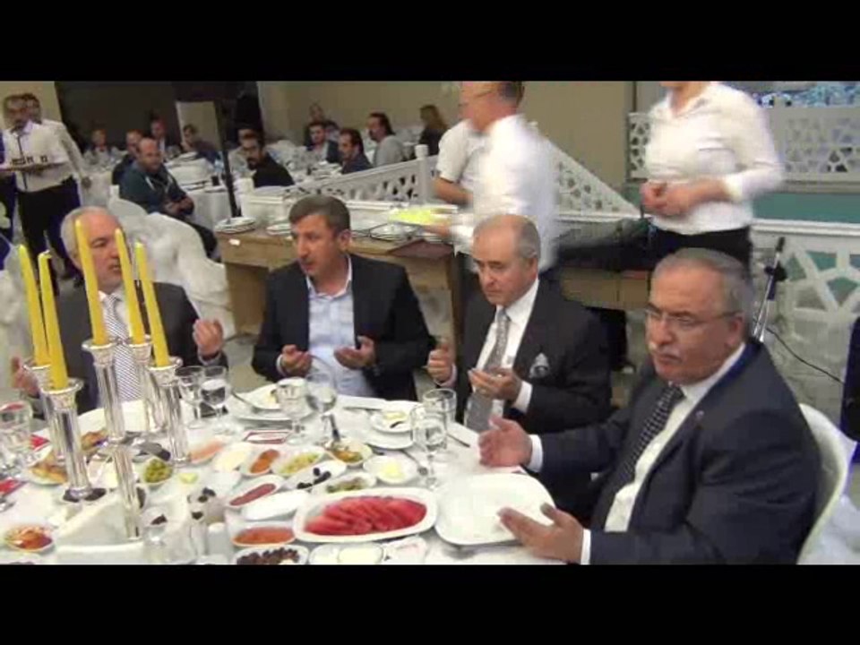İSMET GÜRAL'DAN DOSTLUK İFTARI