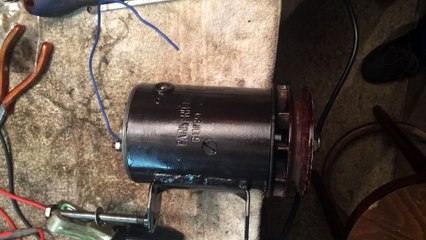 essai d'une dynamo de Vespa 400 refait à neuf