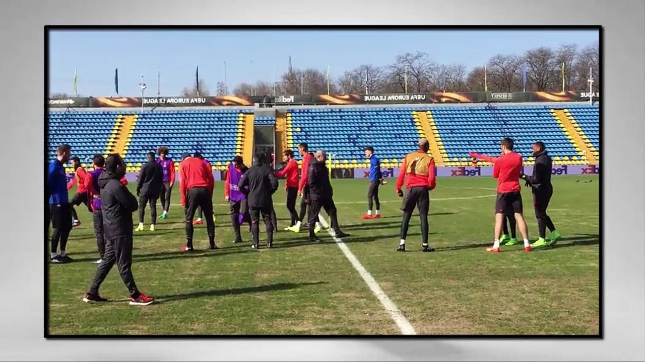 Manchester United squad take to the pitch at FC Rostov