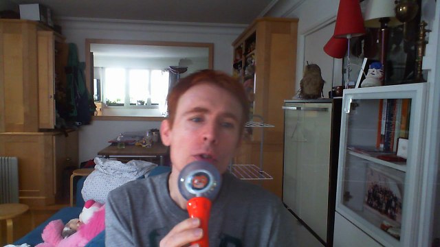 Wiwi égratigne la java de Zizi Jeanmaire