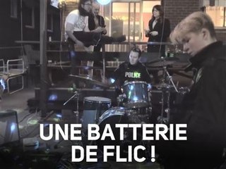 Un policier s'invite sur scène lors d'un concert !