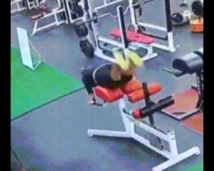 İlk kez spor salonuna giden abla - acemikamera.com