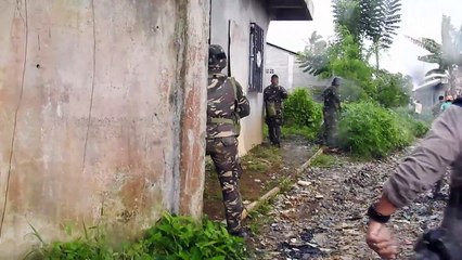 Philippines: à la recherche des civils pris au piège dans le Sud