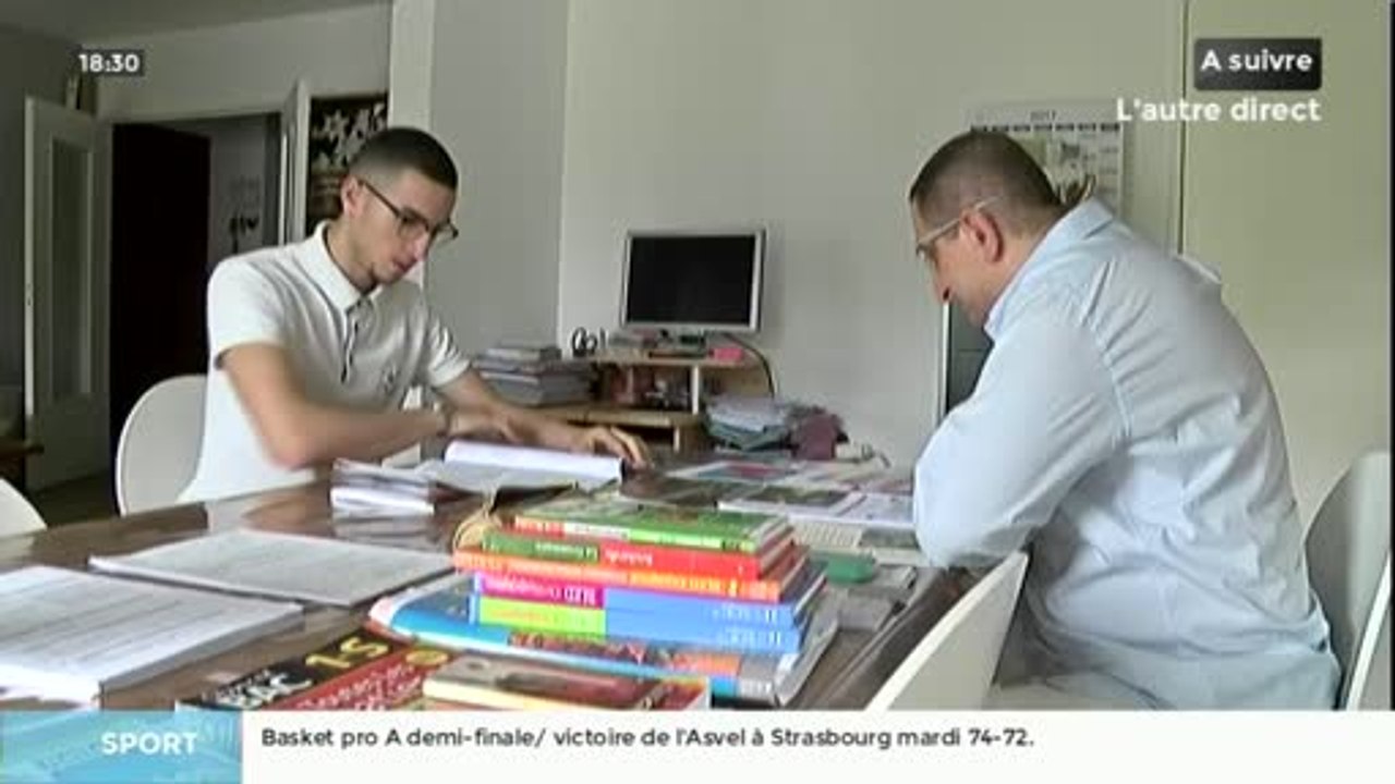 Insolite : Père et fils participent au Bac