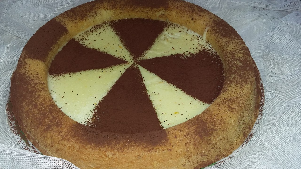 كيكة رائعة بالكريم الباتسير    Cake au crème pâtissière