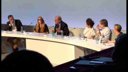 Foster se rodea de futuro para cumplir 82 años e inaugurar su fundación