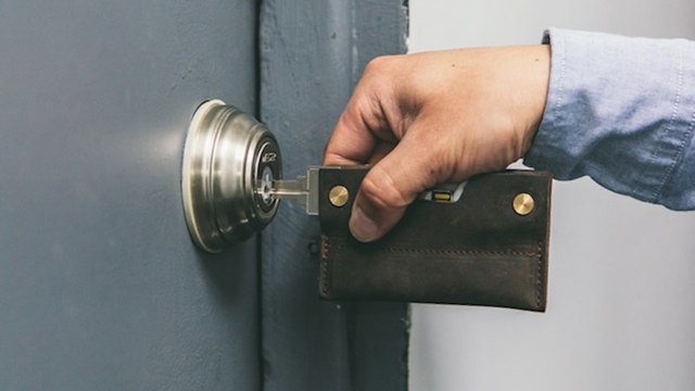 This handy wallet is basically a Swiss Army Knife