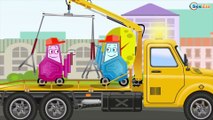 Carros de Carreras ATASCADO EN EL BARRO - Carritos para niños - Caricatura de carros
