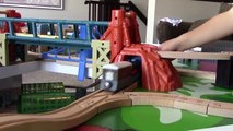 Thomas and Friends Surwith Thomas the Tank Engine Wooden Play Tabl