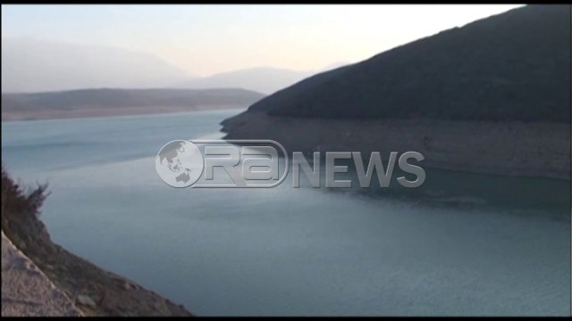 Ora News - Po dëmtohet ekosistemi - Ndotet sërish liqeni i Fierzës
