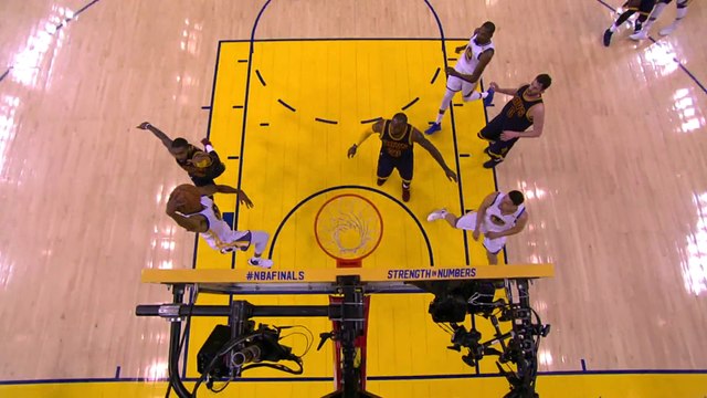 Andre Iguodala Throws Down the One-handed Jam - Cavaliers vs Warriors - June 01, 2017