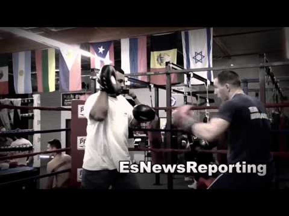 Marco Contreras Of Robert Garcia Boxing Acadmey Working Mitts - esnews boxing