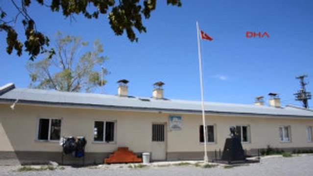 Üniversiteli Gençler Sosyal Sorumluluk Projesiyle Eğitime Destek Verdi