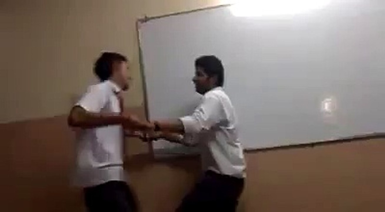 fUNNY Classroom Dance.