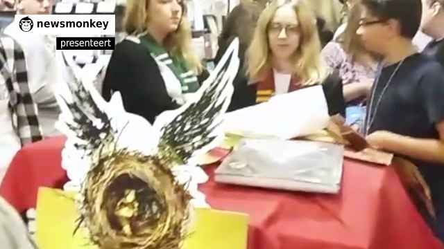 Check hoeveel volk er vannacht was in Brussel voor de release van 'Harry Potter & The Cursed Child'