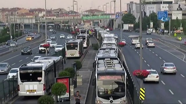 Metrobüste Uzun Kuyruklar Oluştu