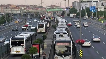 Metrobüste Uzun Kuyruklar Oluştu
