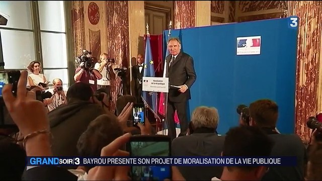 François Bayrou présente son projet de moralisation de la vie publique
