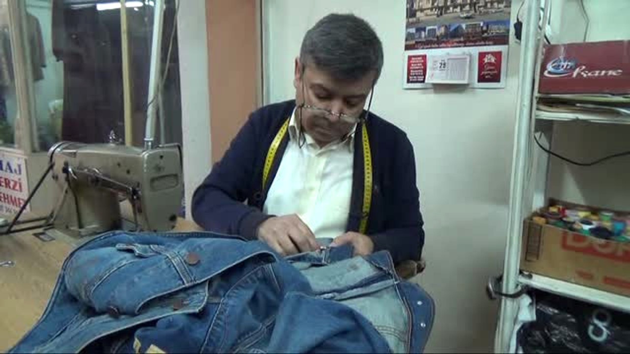 Burdur Esnafı Afişle Çırak Arıyor