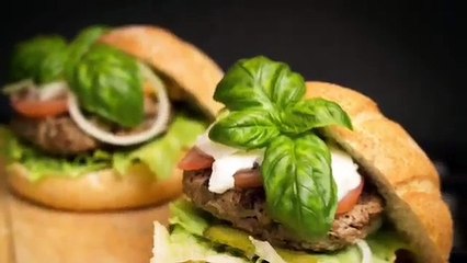 SERIAL FOODIE SAISON 1 - Poulet Sauce Tomate