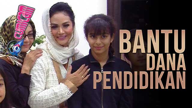Sahabat-sahabat Yana Zein Bantu Dana Untuk Topang Pendidikan Anaknya - Cumicam 02 Juni 2017