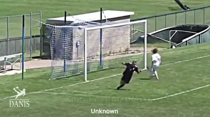 Le top 10 des buts les plus insolites !