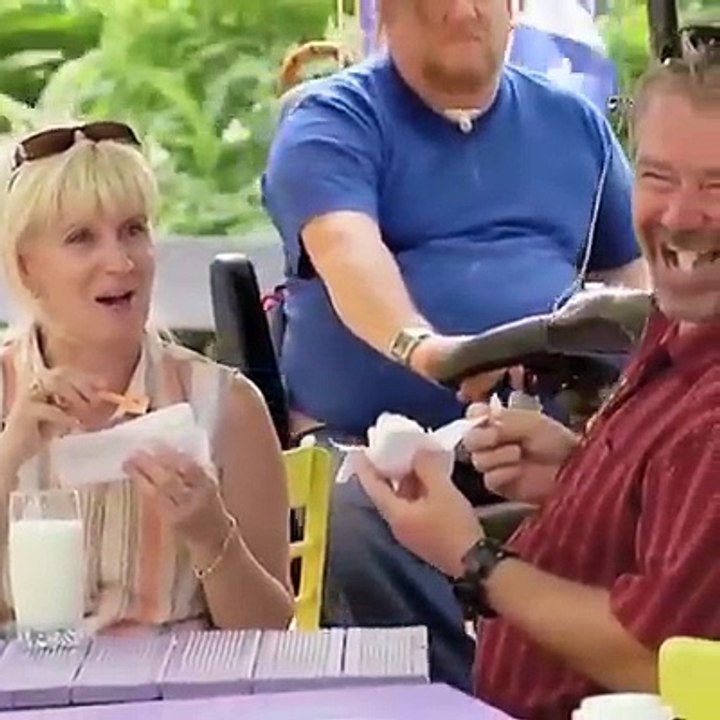 Djali i shkathet shiko cfar bene ne nje dite vere