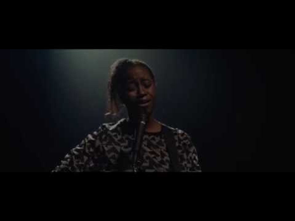 Denai Moore - No Light (Live)