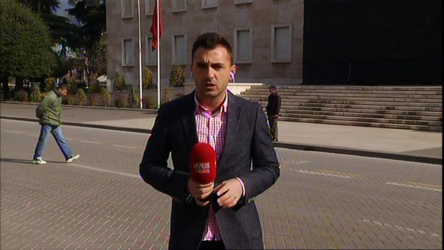 Ora News – Në 12:00 nis protesta e opozitës. Rreth 20 mije protestues nga rrethet