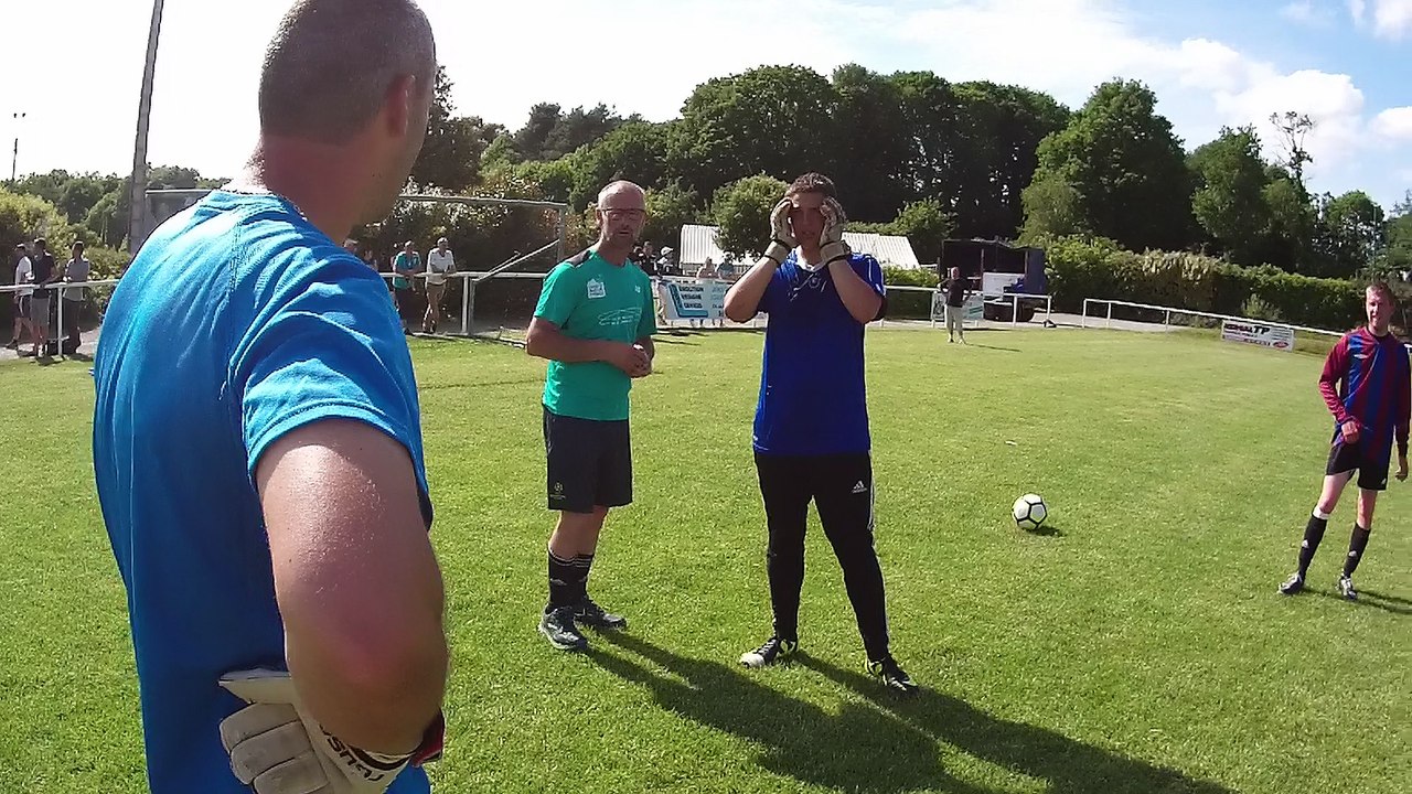 TOURNOI-INTER ENTREPRISES : Tirs au but Finale 1ère-2ème place Volkswagen - Le Relais de La Vraie-Croix