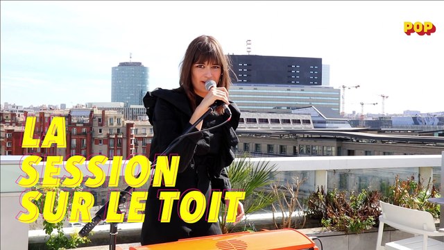 Clara Luciani interprète « Pleure Clara, pleure »