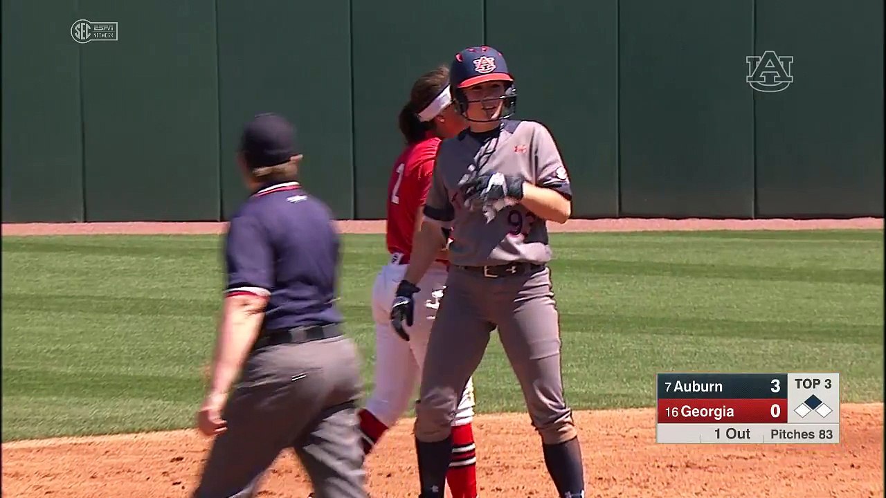 Auburn Softball Defeats Georgia 4-3