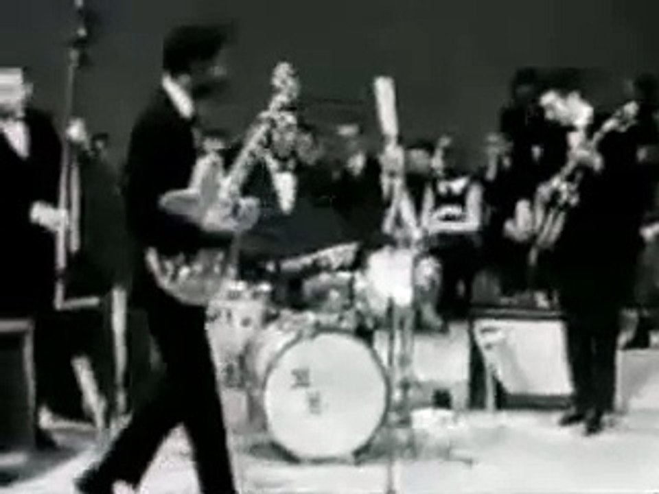 Chuck Berry live on French TV 1958