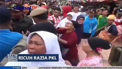 Tolak Ditertibkan, Belasan PKL Bentrok dengan Satpol PP