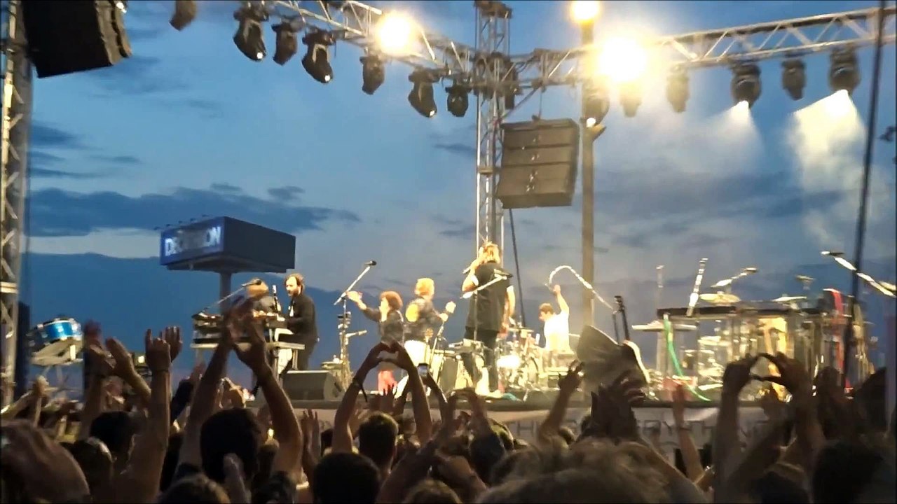 Arcade Fire - Everything Now (Official Live Video)