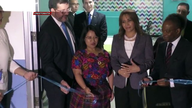 17 Aeropuerto de Guatemala abre una sala para recibir a los niños deportados de EEUU