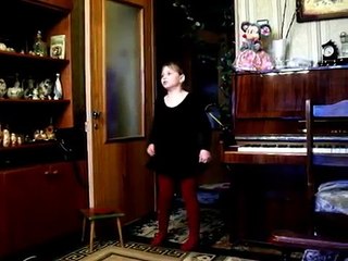 Nice girl, funny﻿ song!!! Катюша исполняет Весёлую кадриль!